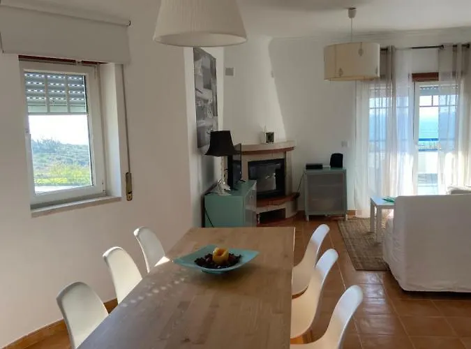 Ocean View アパート エリセイラ